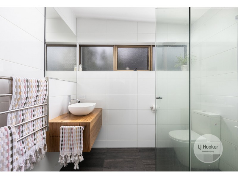 21 Oldham Avenue, New Town TAS 7008