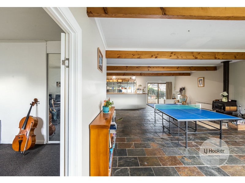 21 Oldham Avenue, New Town TAS 7008