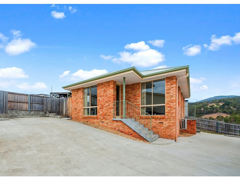 2/25 Spring Street, Claremont TAS 7011