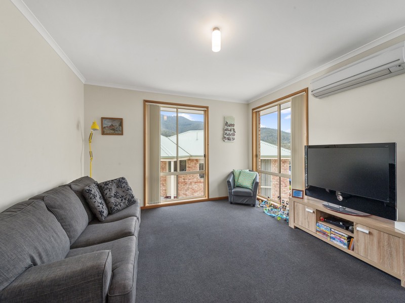 2/25 Spring Street, Claremont TAS 7011
