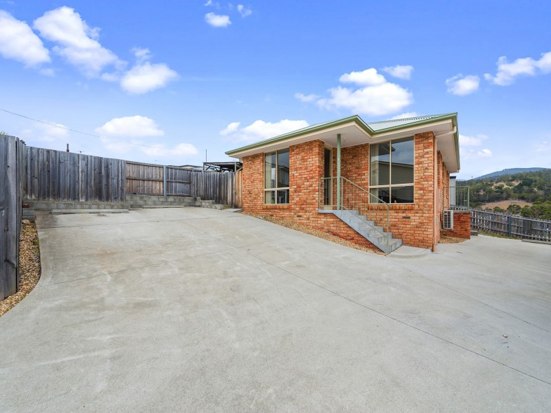 2/25 Spring Street, Claremont TAS 7011