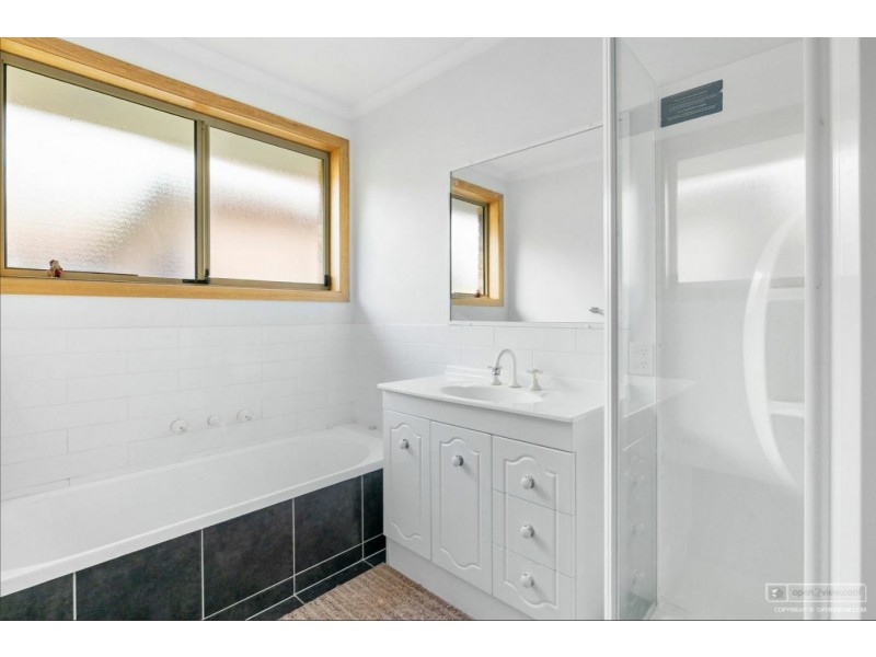 8 Bateman Court, Claremont TAS 7011