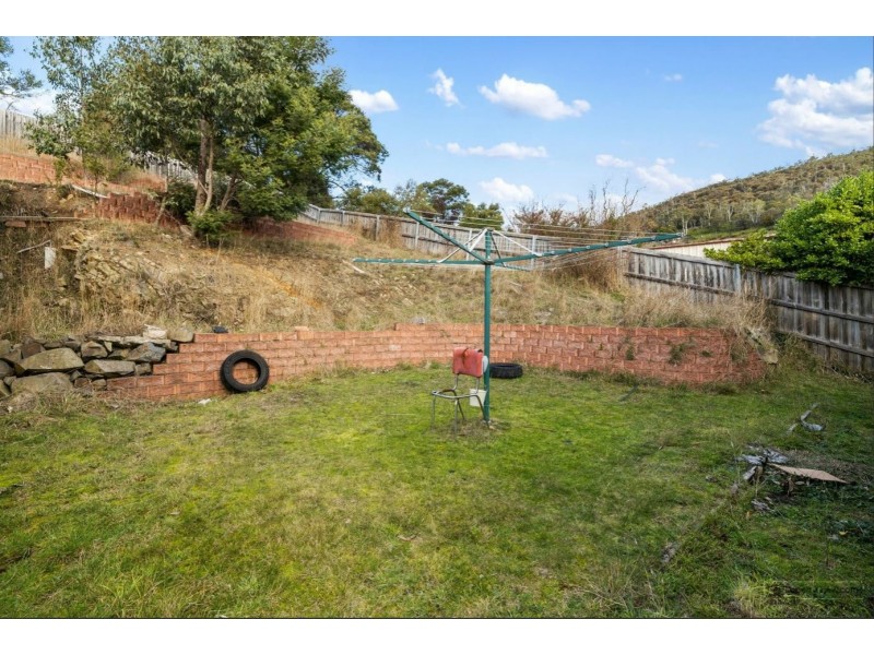 8 Bateman Court, Claremont TAS 7011