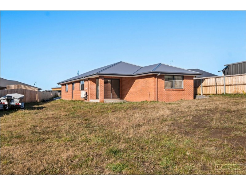 14 Boultbee Place, Rokeby TAS 7019
