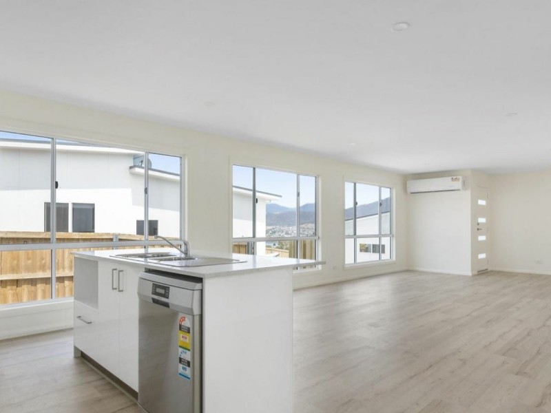 2/25 Ashgrove Crescent, Old Beach TAS 7017