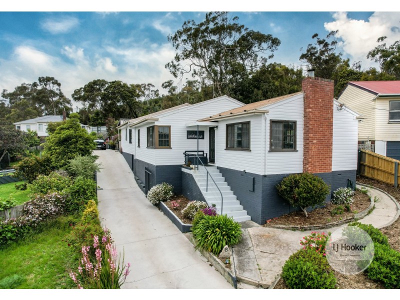 8 Broad Street, Lindisfarne TAS 7015
