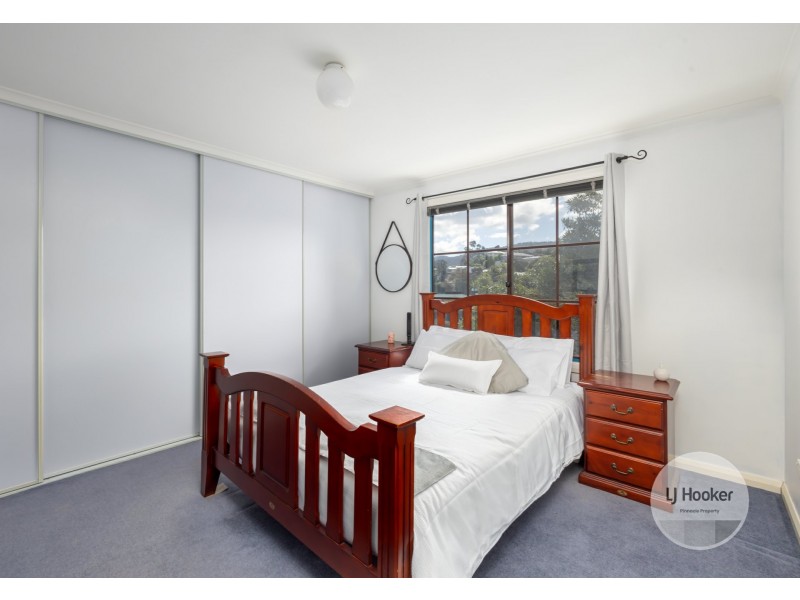 8 Broad Street, Lindisfarne TAS 7015