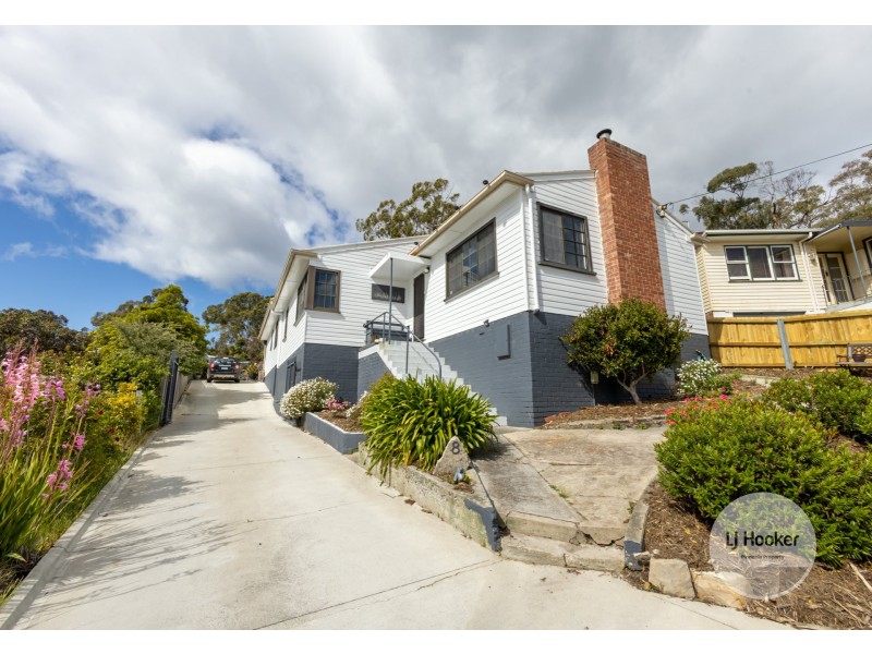 8 Broad Street, Lindisfarne TAS 7015