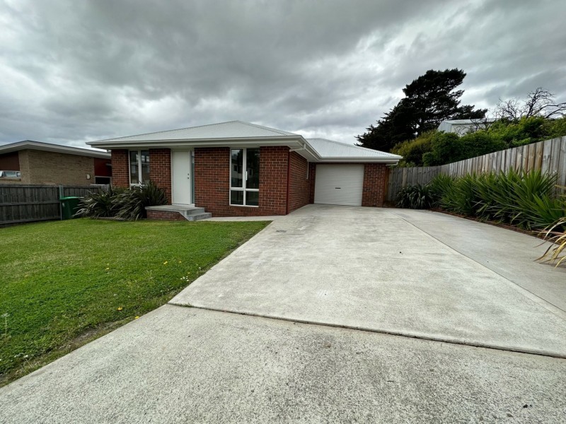 12 Tenth Avenue, West Moonah TAS 7009