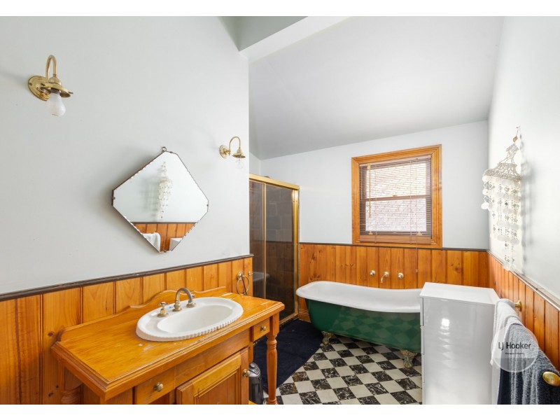 1A Alwyn Road, Lenah Valley TAS 7008