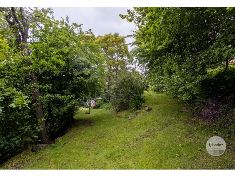1A Alwyn Road, Lenah Valley TAS 7008