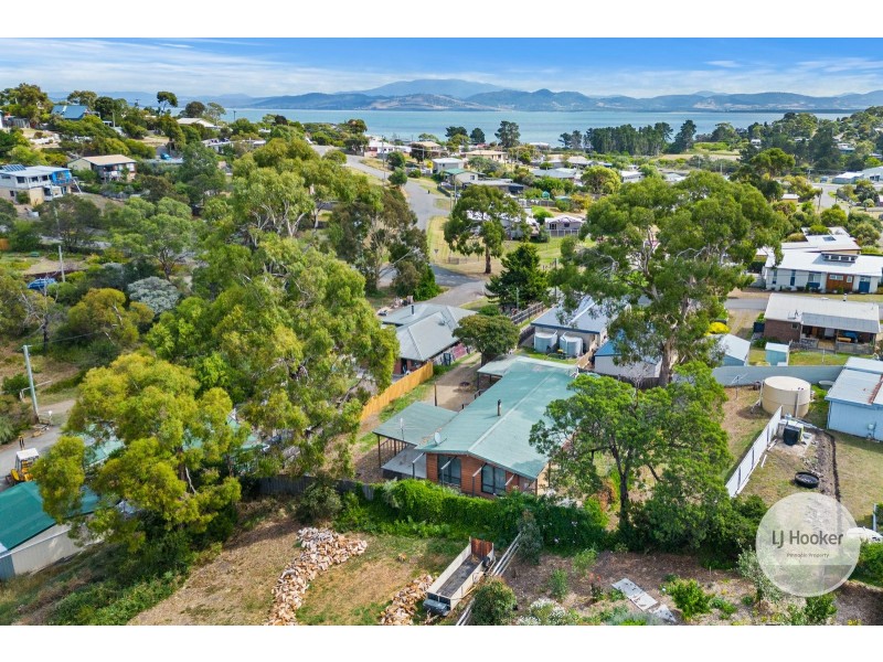 32 Signal Hill Road, Dodges Ferry TAS 7173