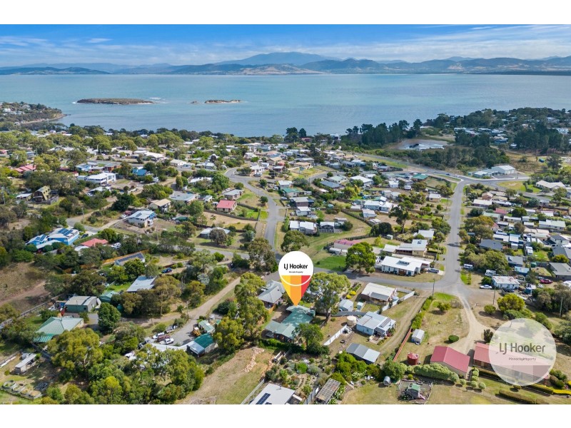 32 Signal Hill Road, Dodges Ferry TAS 7173
