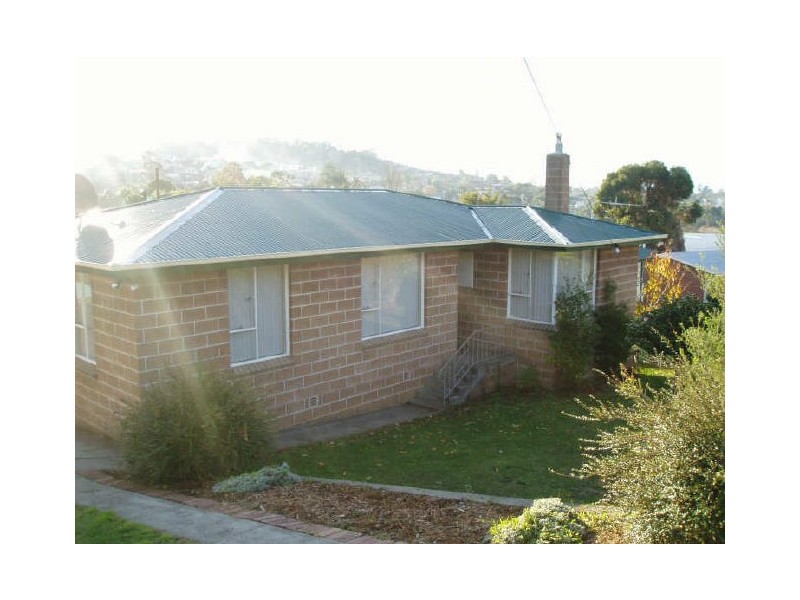 8 Delange Place, Claremont TAS 7011