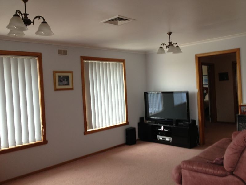 2 Brendan Crescent, Austins Ferry TAS 7011