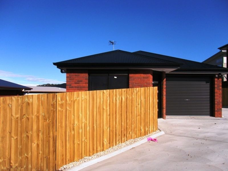 1/33 Queens Parade, Kingston TAS 7050