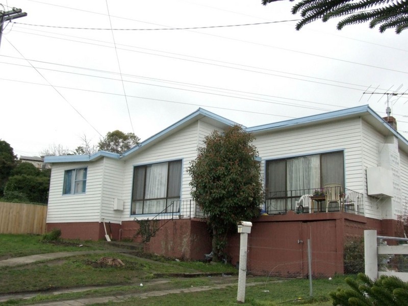 8 Allens Avenue, Lutana TAS 7009