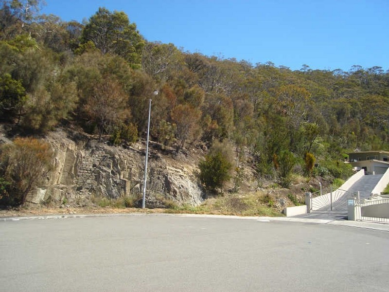 11 Date Court, Sandy Bay TAS 7005