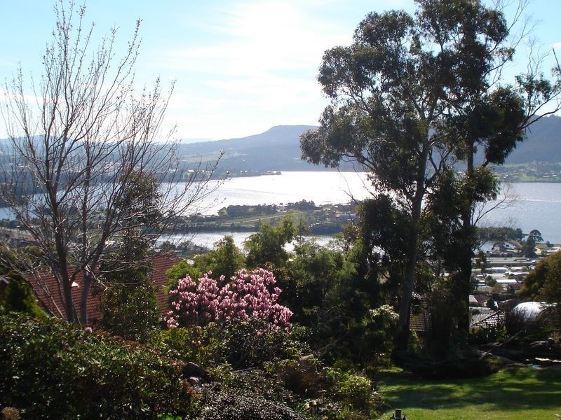 21 Officer Street, Rosetta TAS 7010