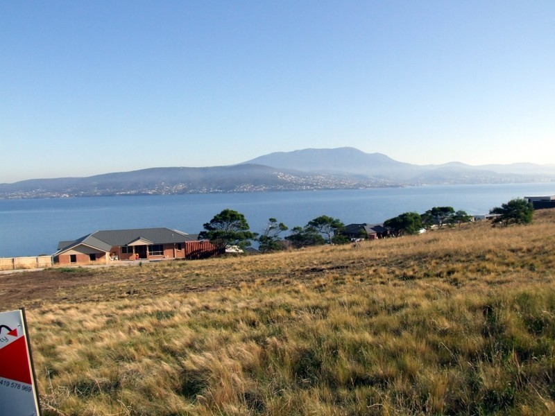 36 Spinnaker Crescent, Tranmere TAS 7018