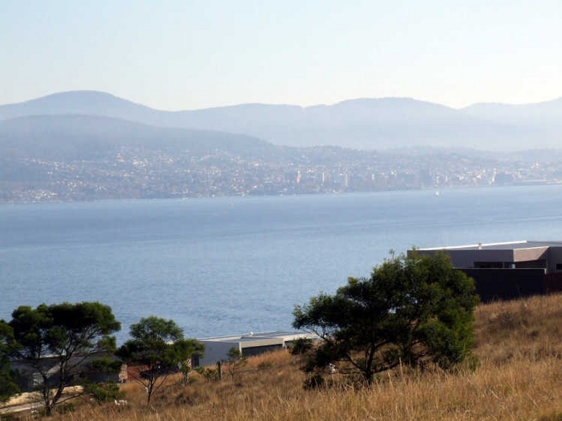 36 Spinnaker Crescent, Tranmere TAS 7018