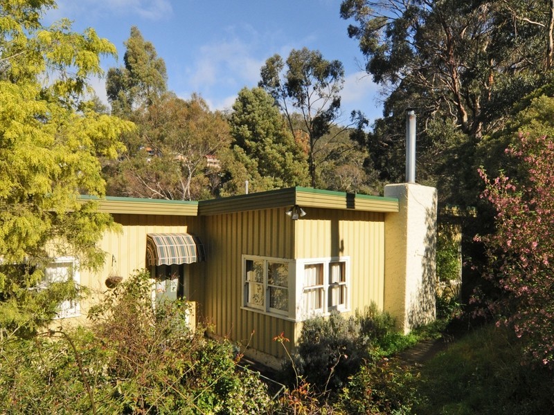4 Churchill Road, Taroona TAS 7053