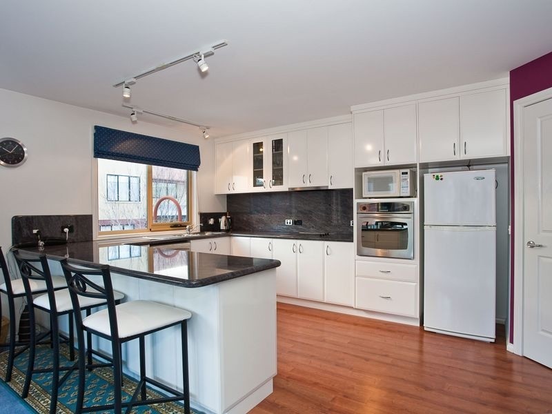 2/28 Collins Street, Hobart TAS 7000