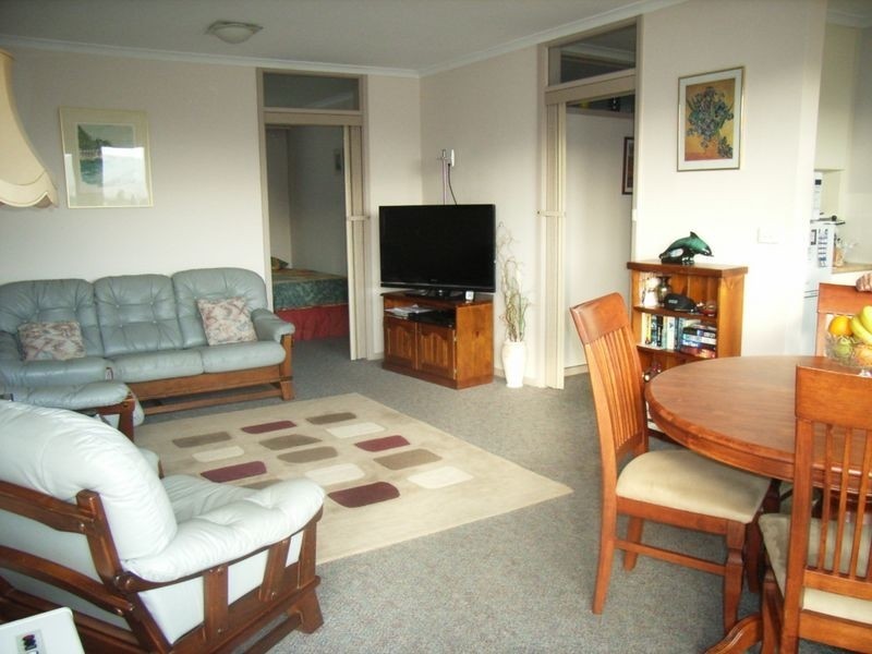 11/10 Ballawinnie Road, Lindisfarne TAS 7015