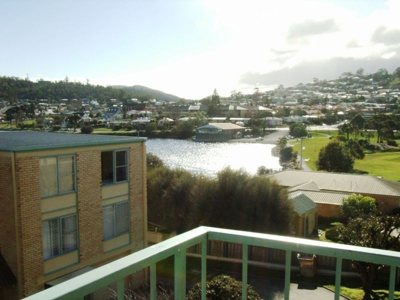 11/10 Ballawinnie Road, Lindisfarne TAS 7015