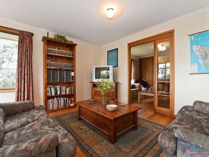 16 Jabez Crescent, Lenah Valley TAS 7008