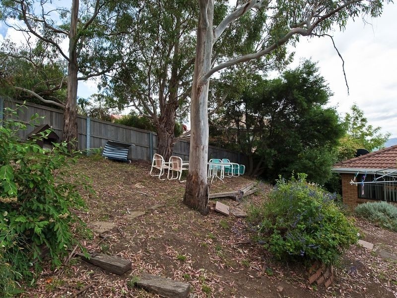 16 Jabez Crescent, Lenah Valley TAS 7008