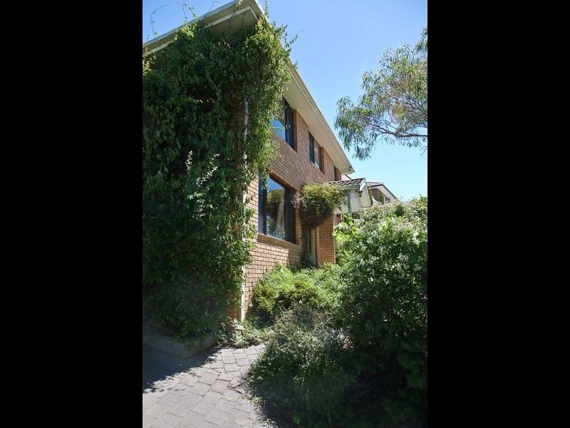 16 Jabez Crescent, Lenah Valley TAS 7008