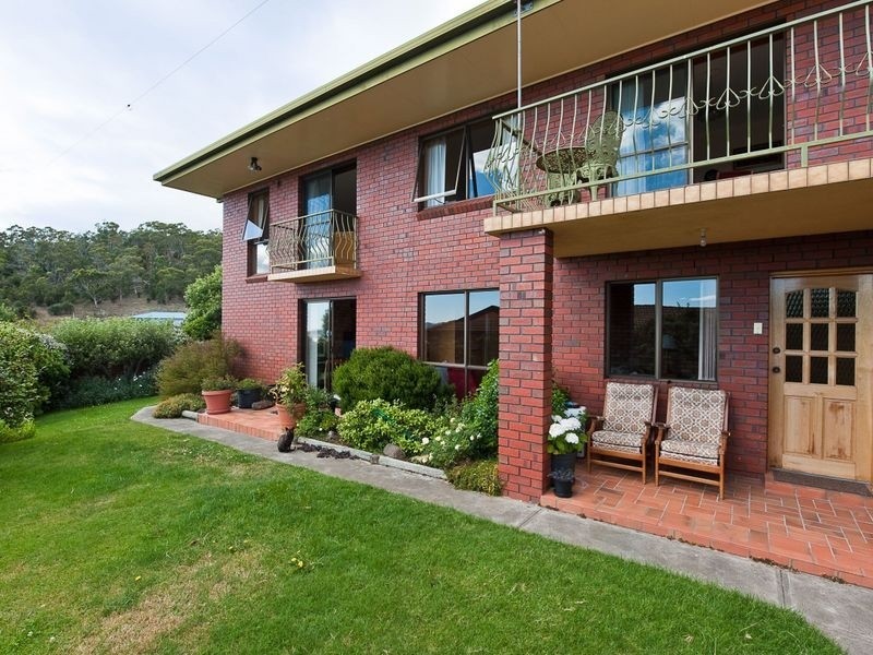 12 Hatton Gardens, Sandy Bay TAS 7005