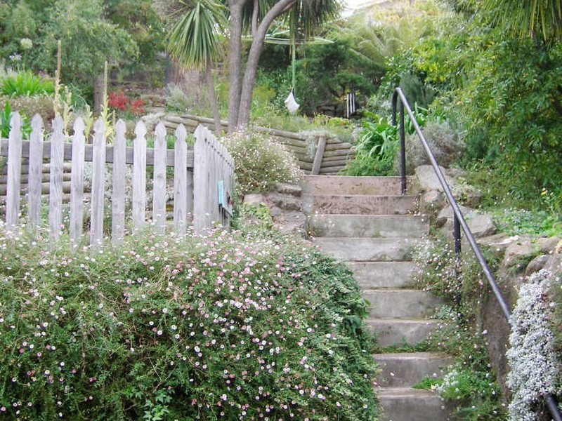 1 Salvator Road, West Hobart TAS 7000