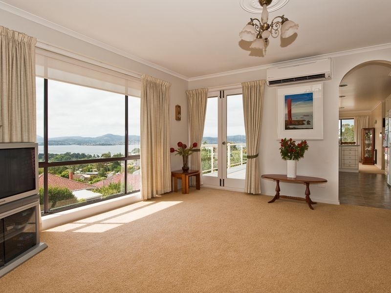 2 Hatton Gardens, Sandy Bay TAS 7005