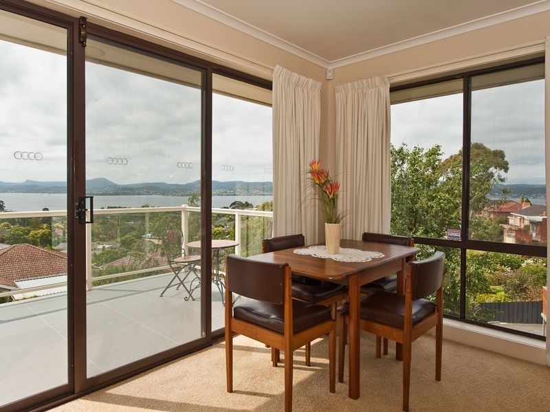 2 Hatton Gardens, Sandy Bay TAS 7005