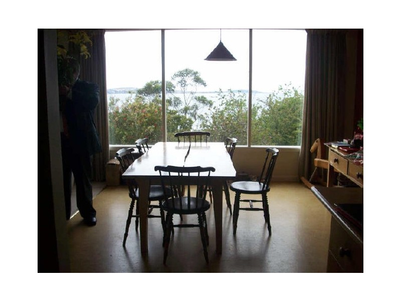 18 Illawong Crescent, Taroona TAS 7053