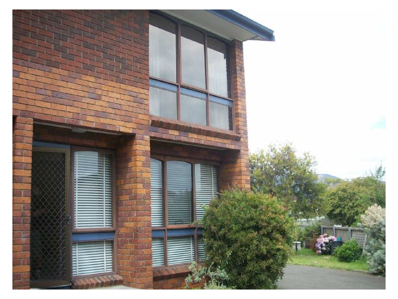 4/14 Milford Street, Lindisfarne TAS 7015