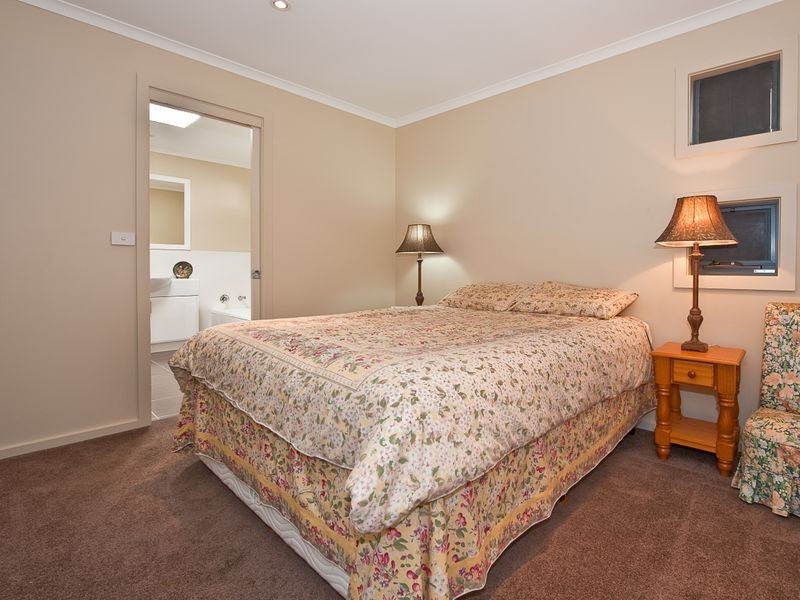 2711 Huon Highway, Huonville TAS 7109