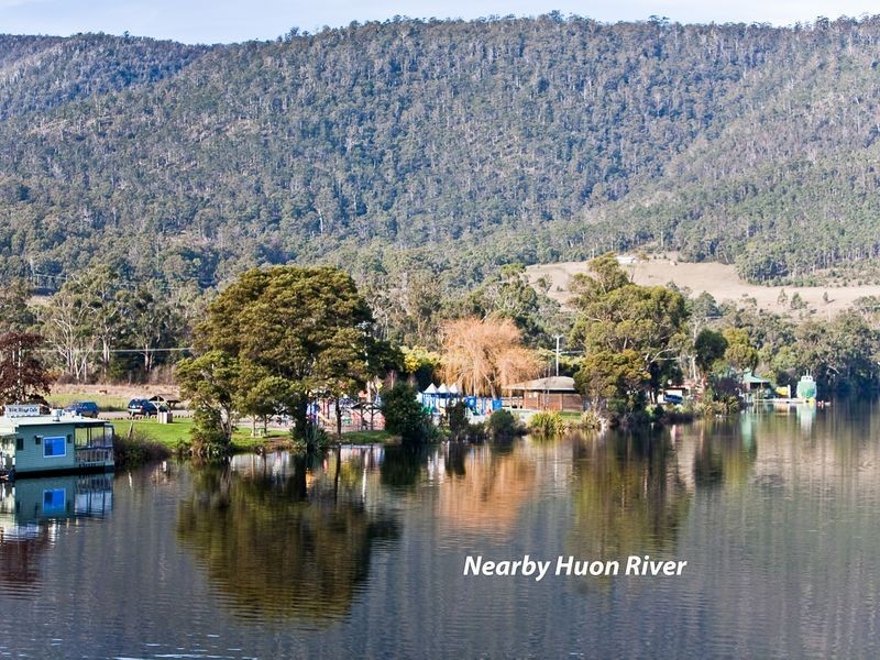 2711 Huon Highway, Huonville TAS 7109
