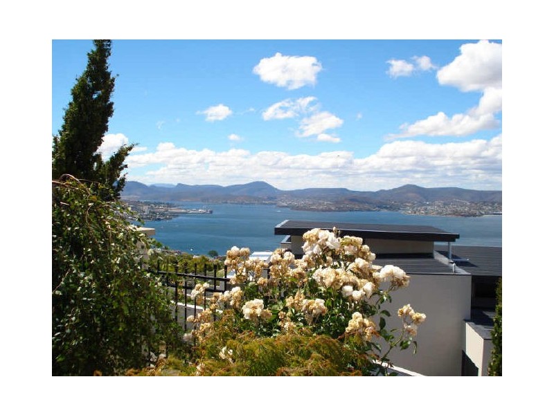 1/28 Marlborough Street, Sandy Bay TAS 7005