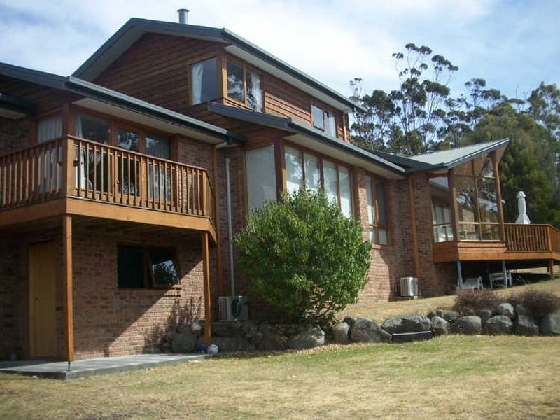 77 Coolamon Road, Taroona TAS 7053