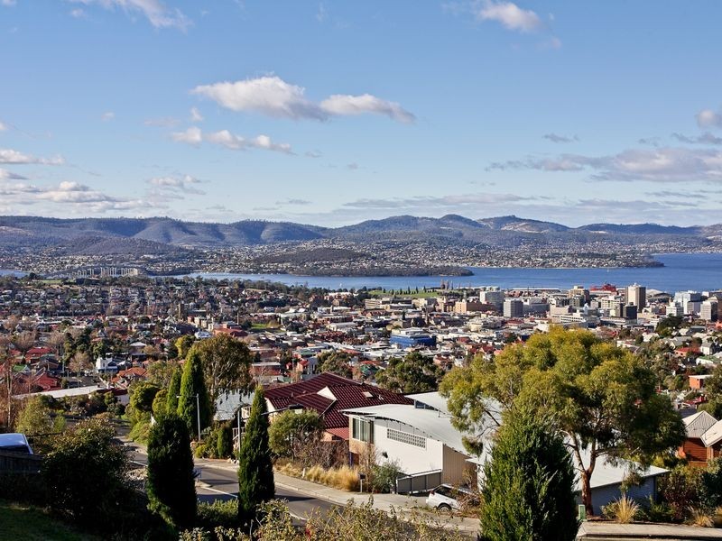1/9 Fielding Drive, West Hobart TAS 7000