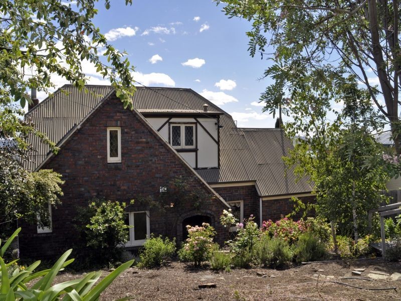 13 Knocklofty Terrace, West Hobart TAS 7000