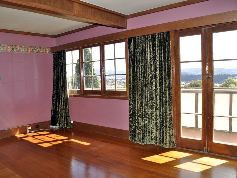 13 Knocklofty Terrace, West Hobart TAS 7000