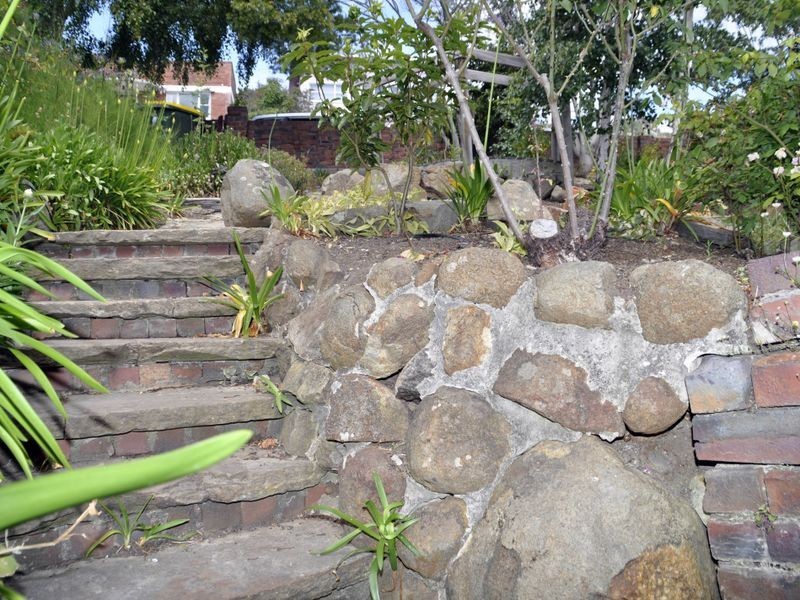 13 Knocklofty Terrace, West Hobart TAS 7000