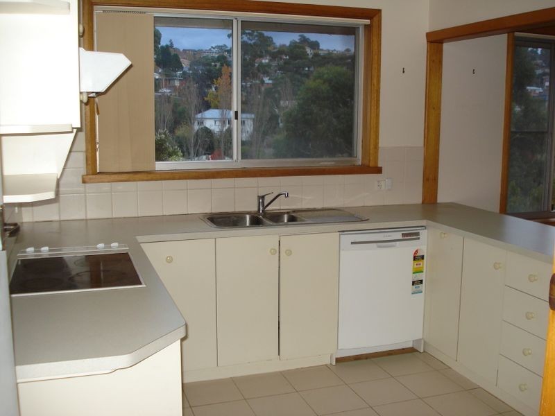 41 Sharps Road, Lenah Valley TAS 7008