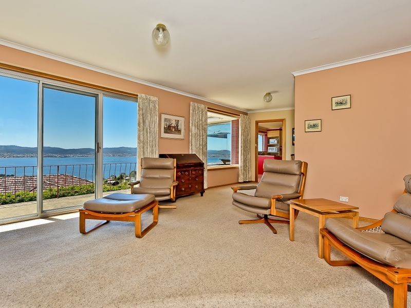 23 Broadwaters Parade, Sandy Bay TAS 7005