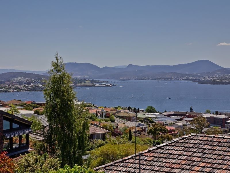 23 Broadwaters Parade, Sandy Bay TAS 7005