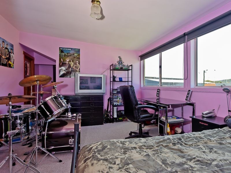 106 Creek Road, New Town TAS 7008